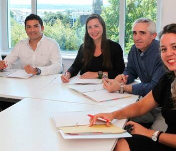 Torquay Curso de inglés adultos 30 años.jpg